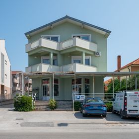 Apartmanok Parkolóhellyel Zadar - 24646