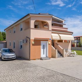 Apartmanok Parkolóhellyel Vir - 24653