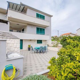 Apartmanok Parkolóhellyel Slatine, Ciovo - 24692 Slatine