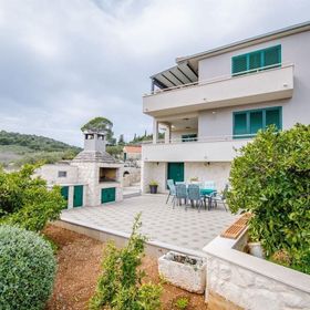 Apartmanok Parkolóhellyel Slatine, Ciovo - 24692 Slatine