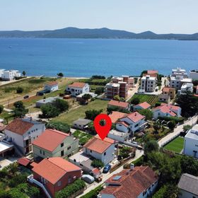 Apartmanok és Szobák Parkolóhellyel Sukosan, Zadar - 24693 Sukošan