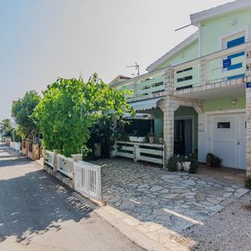 Apartmanok A Tenger Mellett Vir - 24741