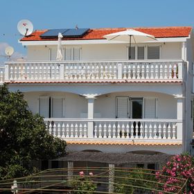 Apartmanok Parkolóhellyel Pirovac, Sibenik - 24766 Pirovac