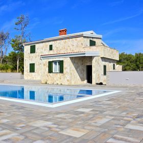 Ház Családok Részére Medencével A Tenger Mellett Vir - 24816