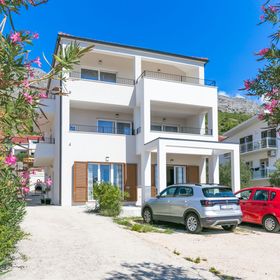 Családi Apartmanok A Tenger Mellett Duce, Omis - 24876 Duće