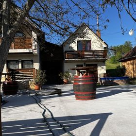 Juhász Pincészet és Vendégház Kóka