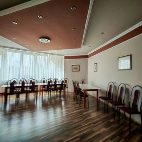 Menta Rooms & Bar Kapuvár