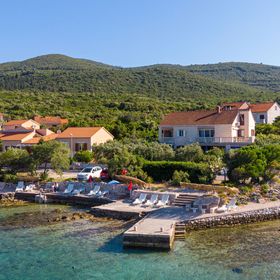 Apartments Seafront Mavla Kneža