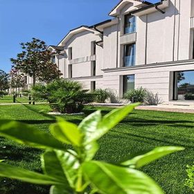 Royal Rooms by J'adore Lugoj