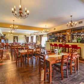 Apartament rodzinny 4-osobowy z balkonem z panoramicznym widokiem komfortowa Mazurska Chata Mikołajki