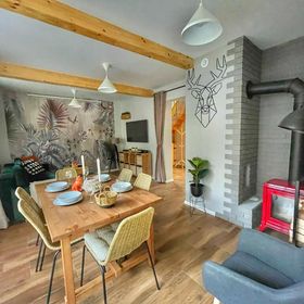 Wzgórza Kunowskie - domy na wynajem z basenem, baliami i saunami Bodzentyn