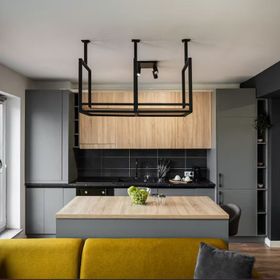 Skylark | Toronto Penthouse with Jacuzzi & View Brașov