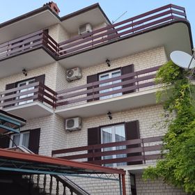 Apartmanok Parkolóhellyel Duce, Omis - 24975 Duće