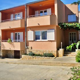 Apartmanok A Tenger Mellett Cizici, Krk - 25023 Čižići