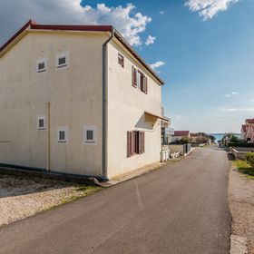 Apartments Papic Vrsi