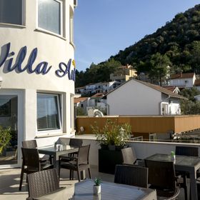 Apartments Beach house Blace