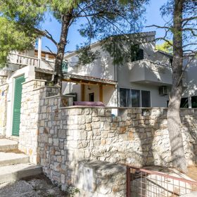 Apartments Jase Milna