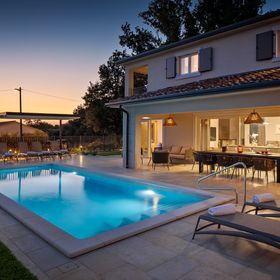 Villa Villa Maxime s bazenom, saunom i whirlpool-om Nova Vas