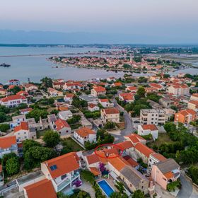 Nyaralóház Parkolóhellyel Nin, Zadar - 25006 Nin