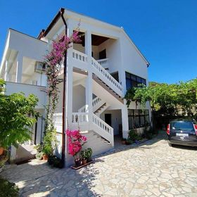 Apartmanok Parkolóhellyel Barbat, Rab - 25045 Barbat