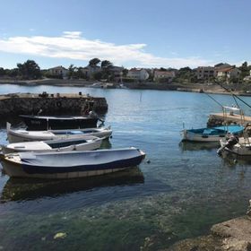 Apartments Beachfront Jakisnica