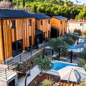 Villa Trilogia with three private pools Tugare