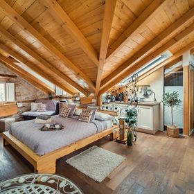 Apartment Gorgeous Historic Home Split