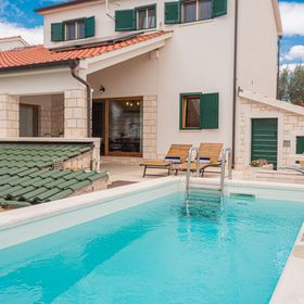 Villa V4 with pool Vodice