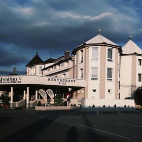 Holdfény Hotel Étterem Forró