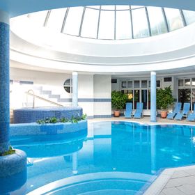 Puchner Kastélyszálló és Reneszánsz Élménybirtok Bikal