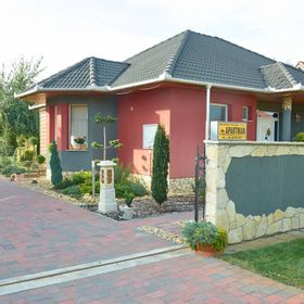 Homokháti Vendégház és Pálma Apartmanok Mórahalom