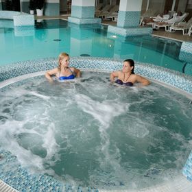 Két Korona Konferencia és Wellness Hotel Balatonszárszó