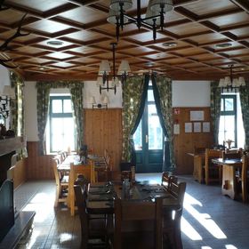 St. Hubertus Panzió és Étterem Parádsasvár