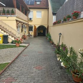 Amulett Apartmanház Eger