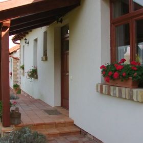 Levendula Vendégház és Apartmanház Pannonhalma