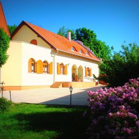 Napvirág Vendégház Zsira