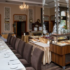 Erzsébet Királyné Szálloda Gödöllő