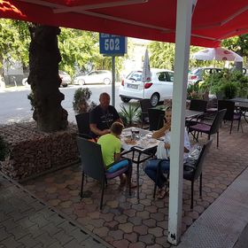 Club Haus*** 502 Kalocsa