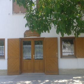 Oberst Pince és Apartman Nemesnádudvar