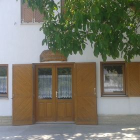 Oberst Pince és Apartman Nemesnádudvar