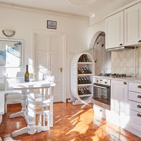 Szarka Vendégház, Pince és Étterem Mád