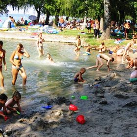 Marsovszki Családi Ház Balatonszárszó