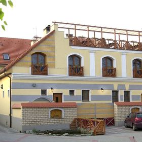 Hangya Panzió Étterem Csepreg