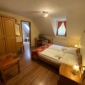 Várkapu Panzió Sárvár