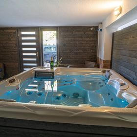 4 Ász Deluxe Apartman Gyula