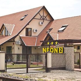 Neon 2 Vendégház Orosháza-Gyopárosfürdő