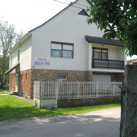 Tibor Vendégház Bakonycsernye