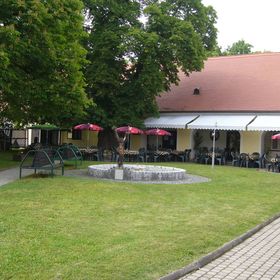 Párizsi Udvar Panzió és Étterem Keszthely