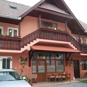 Pensiunea Sziklakert Corund