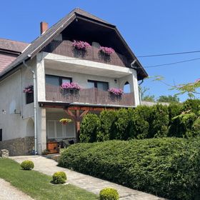Gyöngyház Apartman Balatongyörök
